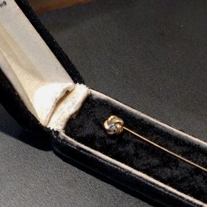 ANTIQUE Edwardian 14K Yellow Gold Natural Diamond Stick / Lapel Pin Original Box